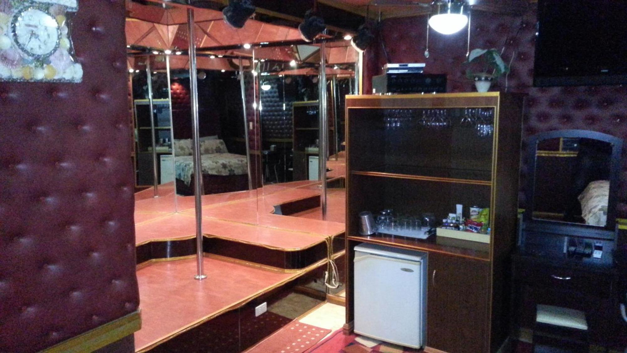 Kokomos Hotel And Restaurant Анхелес Экстерьер фото
